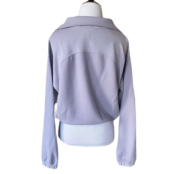 MANIFEST Lavender Cropped Work Out Zip Top - Picture 2 of 4